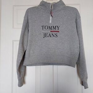 Tommy Hilfiger Gray Quarter Zip Womens  Size Medium Sweatshirt Crop Cotton Blend